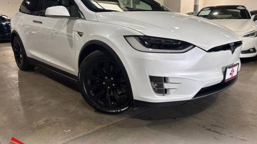 TESLA MODEL X 2017 5YJXCAE2XHF052061 image